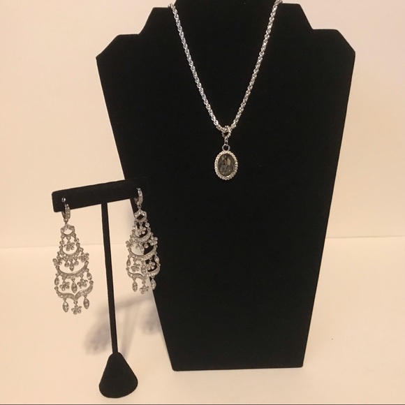 Necklace. - Picture 2 of 6